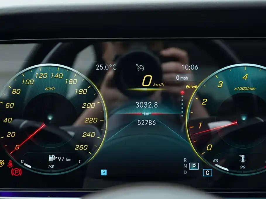 Mercedes-Benz E-Class — миниатюра 8