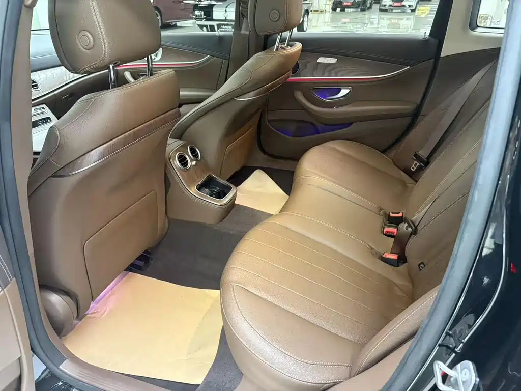 Mercedes-Benz E-Class — миниатюра 21