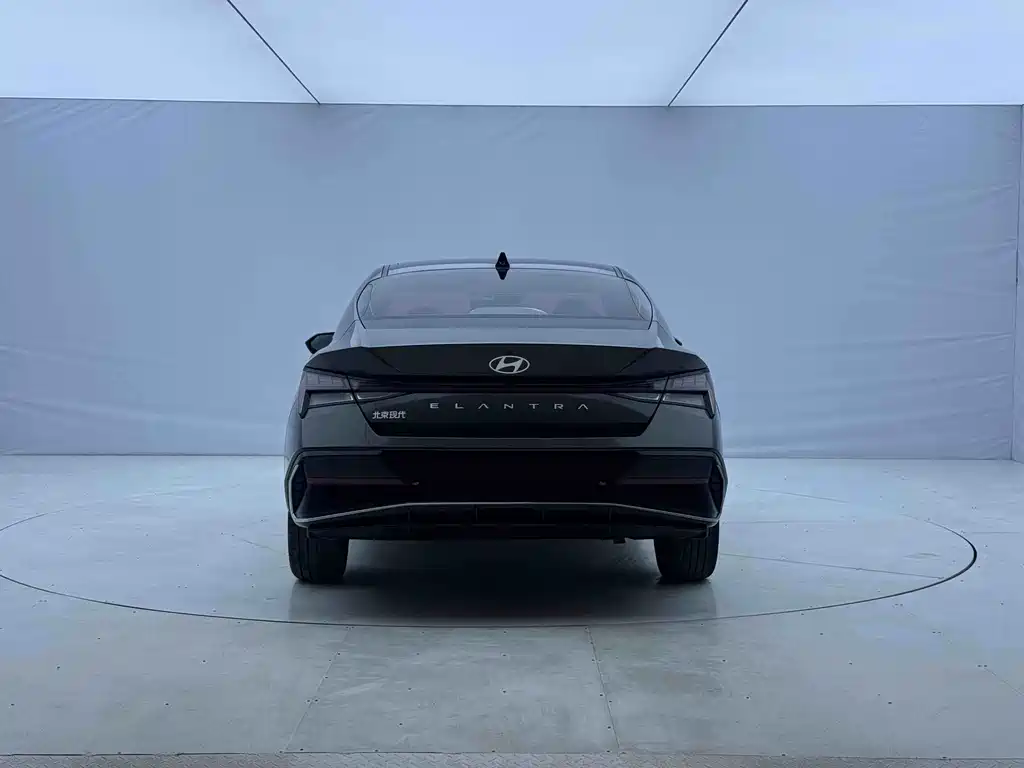 Hyundai Elantra — миниатюра 5