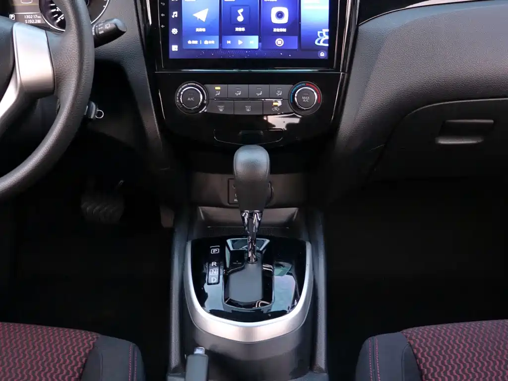 Nissan Qashqai — миниатюра 13