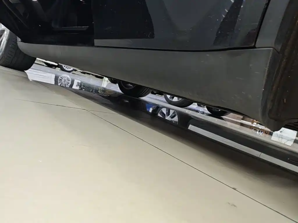 Tesla Model Y — миниатюра 22