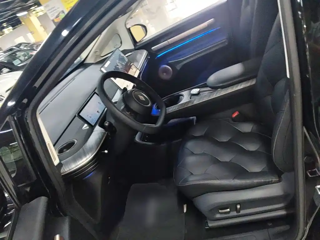 Baojun Yunduo — миниатюра 15