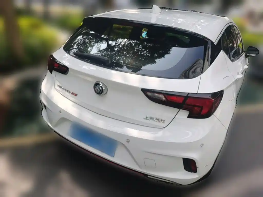 Buick Verano — миниатюра 10