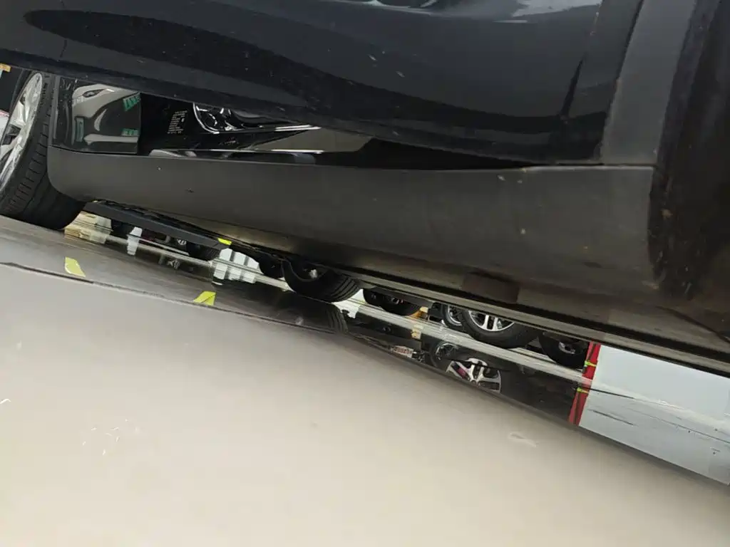 Tesla Model Y — миниатюра 21