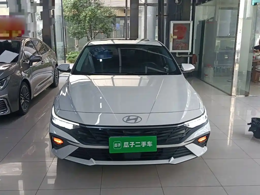 Hyundai Elantra — миниатюра 3