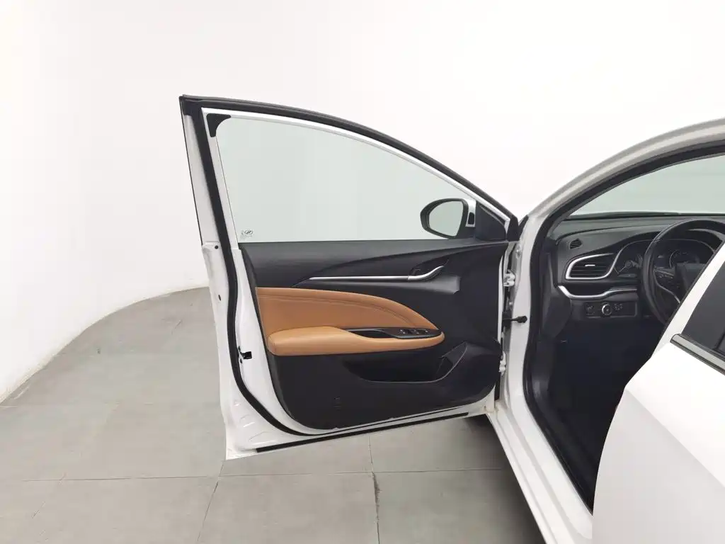 Buick Excelle — миниатюра 8