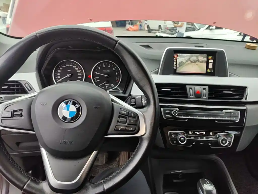 BMW X1 — миниатюра 10
