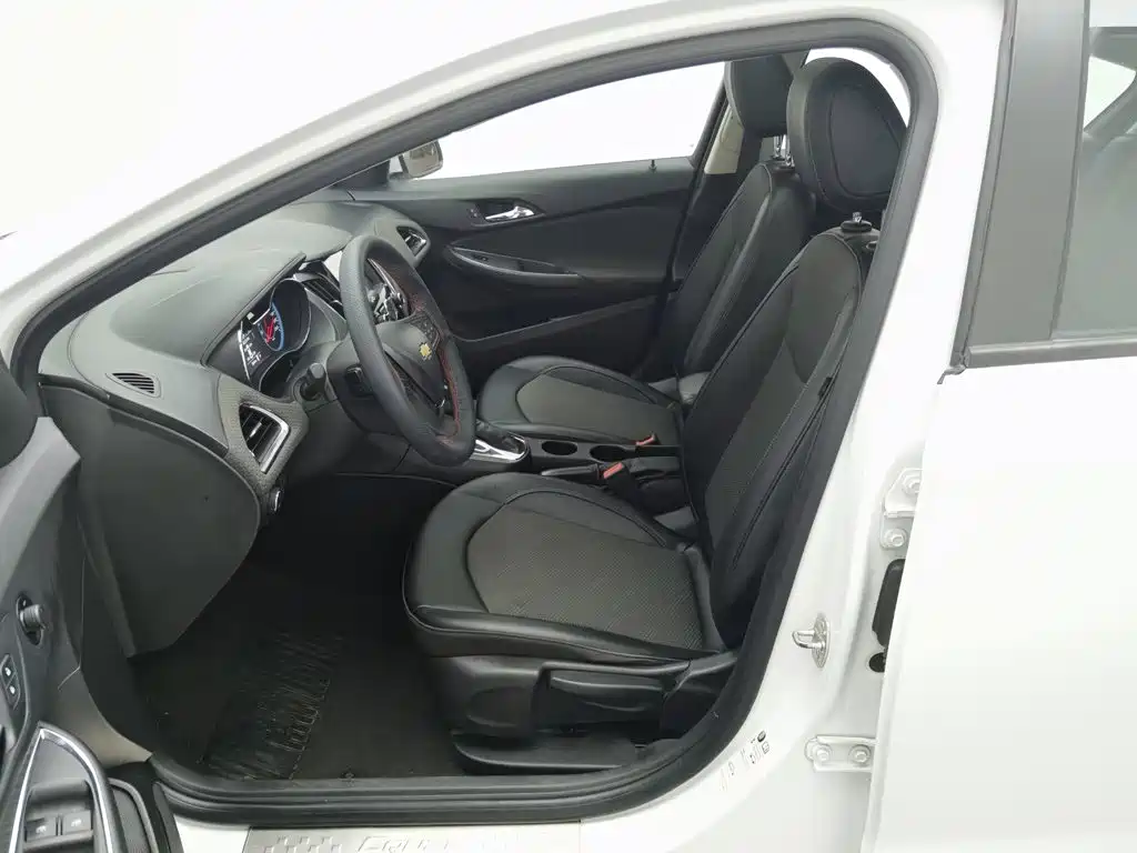 Chevrolet Cruze — миниатюра 10