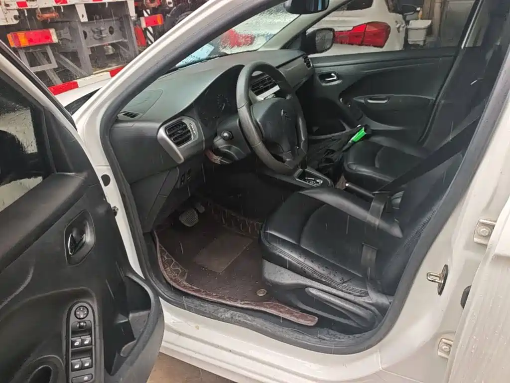 Citroen Elysee — миниатюра 16