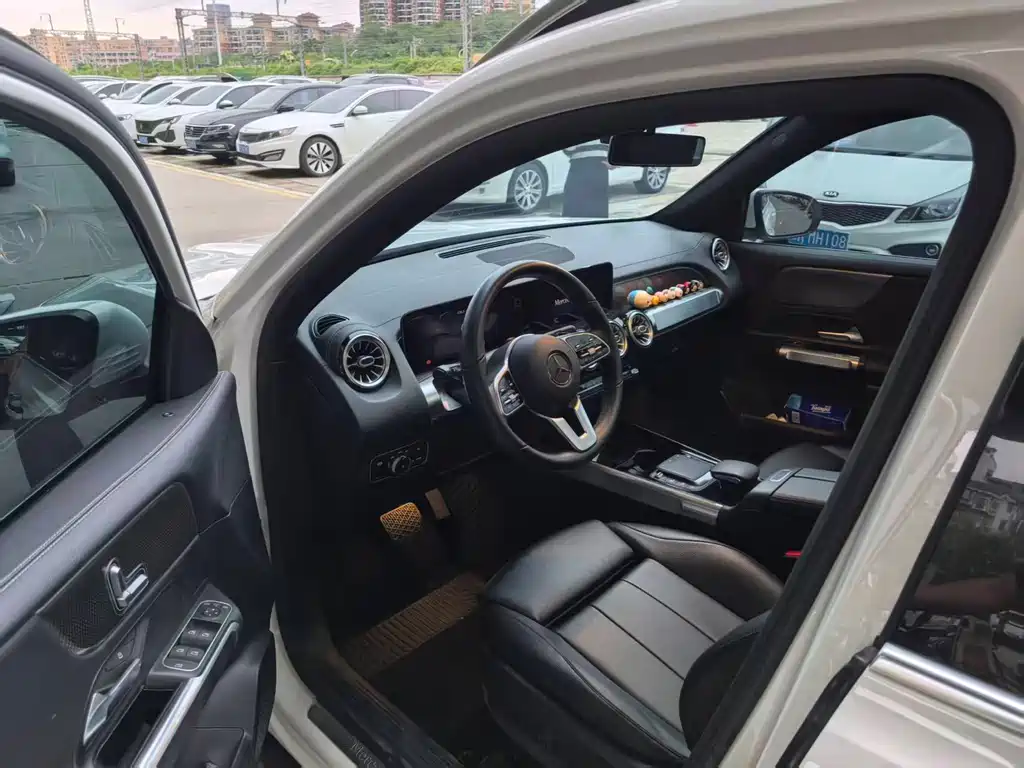Mercedes-Benz GLB — миниатюра 7