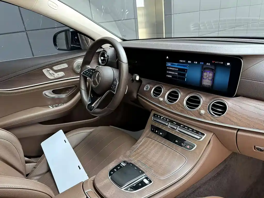 Mercedes-Benz E-Class — миниатюра 36