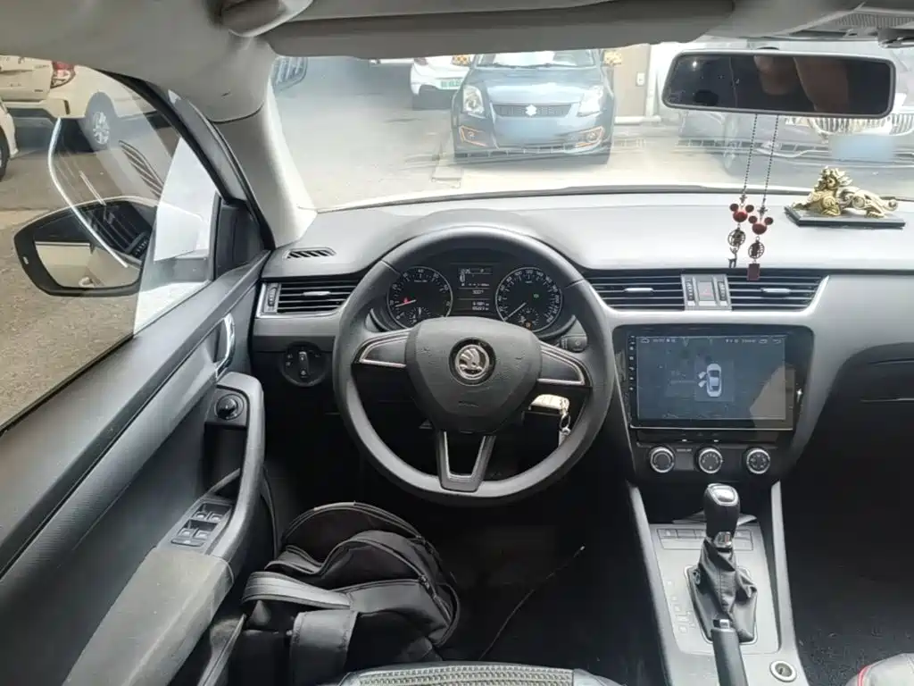 Skoda Octavia — миниатюра 11