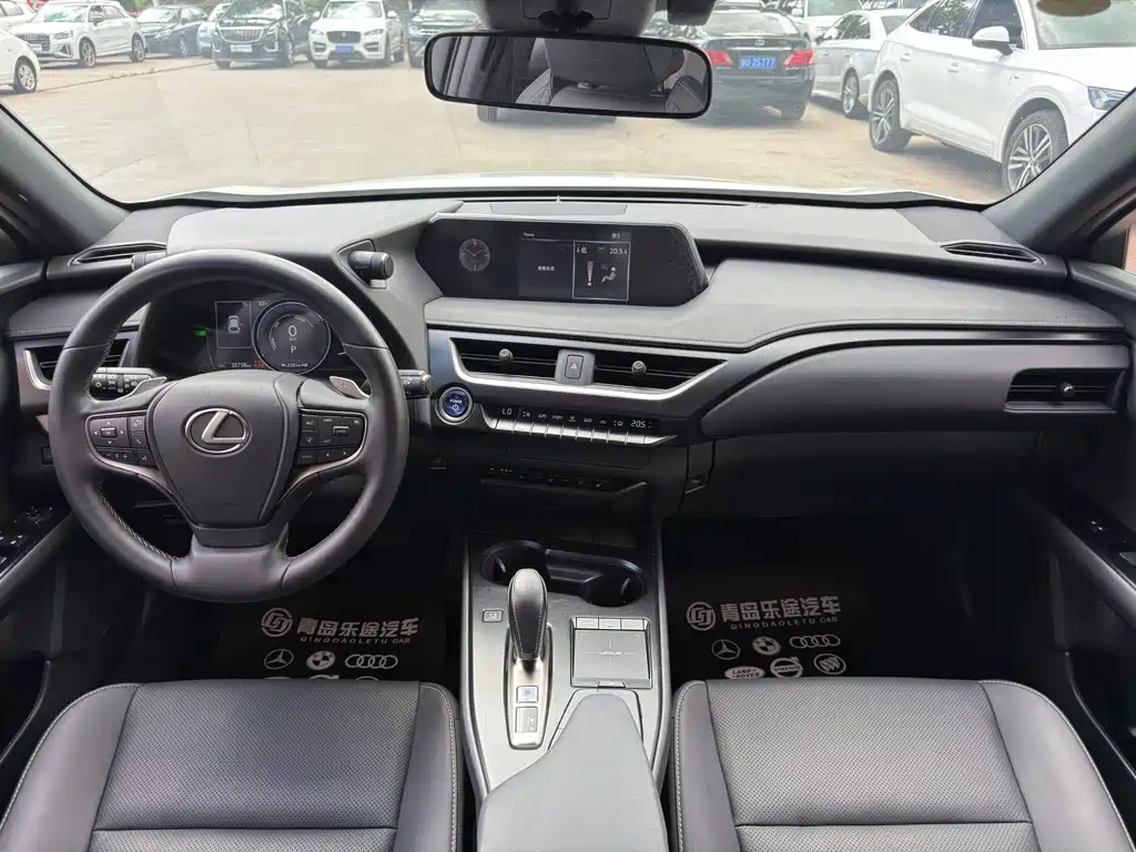 Lexus UX New Energy — миниатюра 11