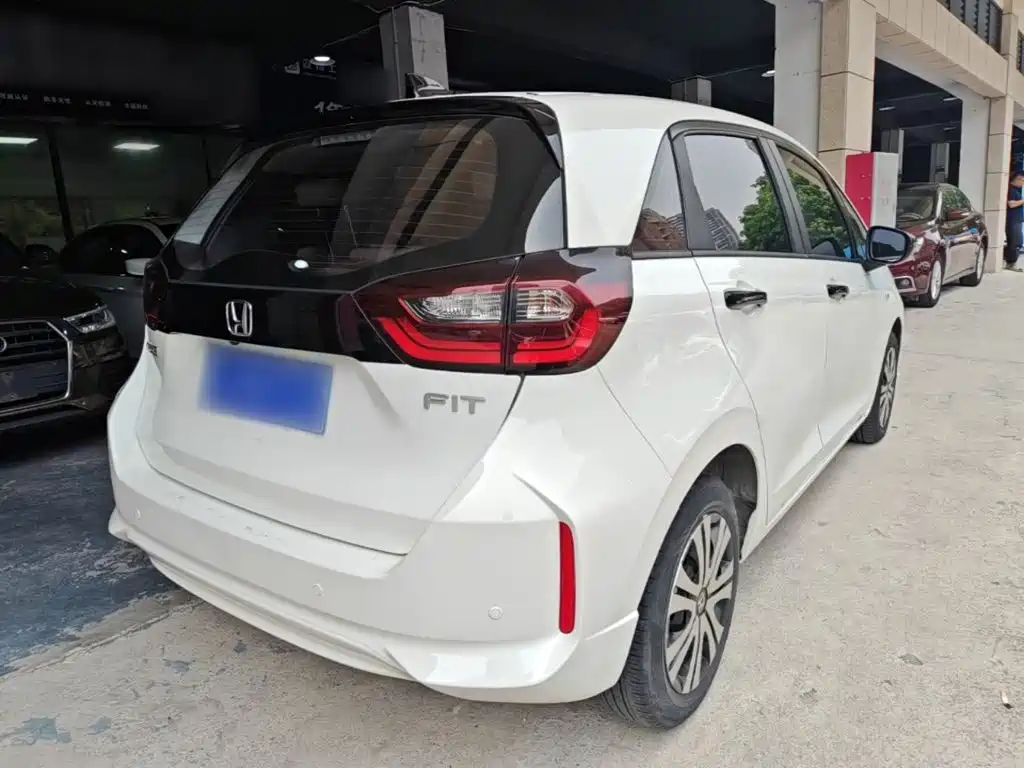 Honda Fit — миниатюра 7