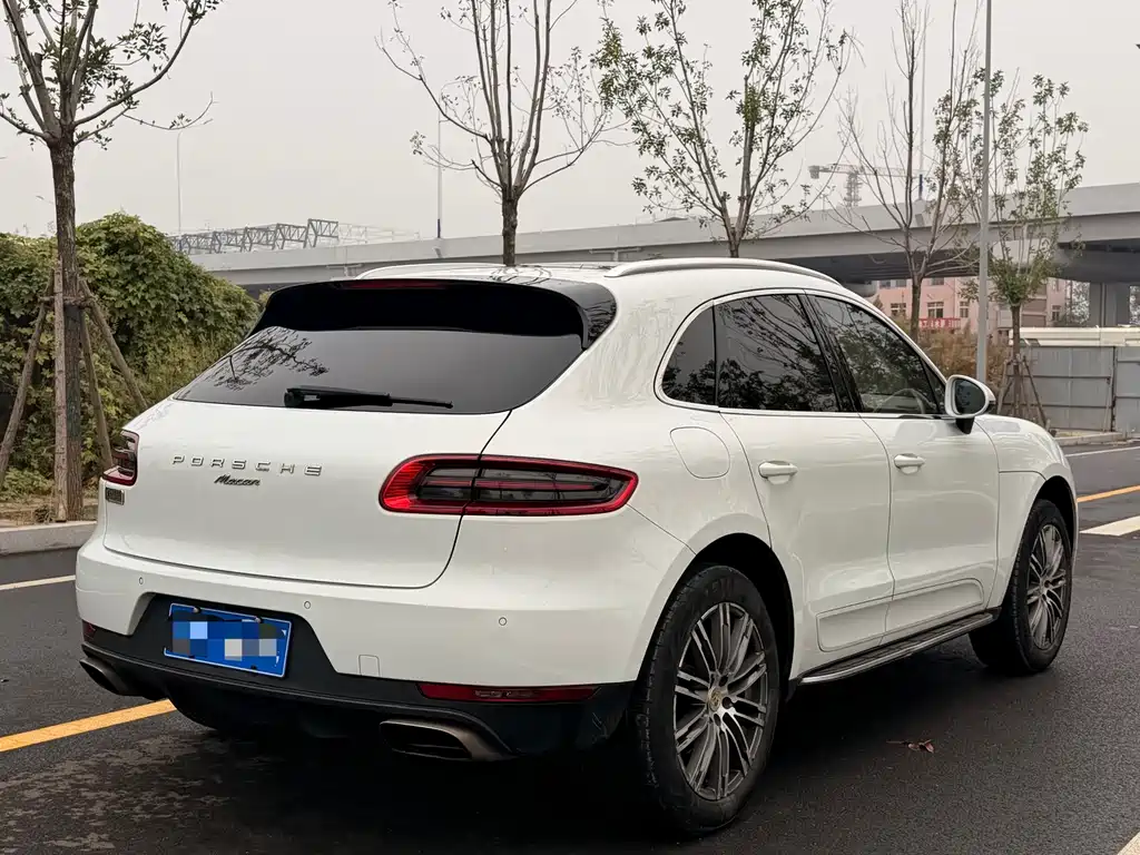 Porsche Macan — миниатюра 6