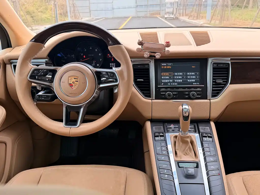 Porsche Macan — миниатюра 14