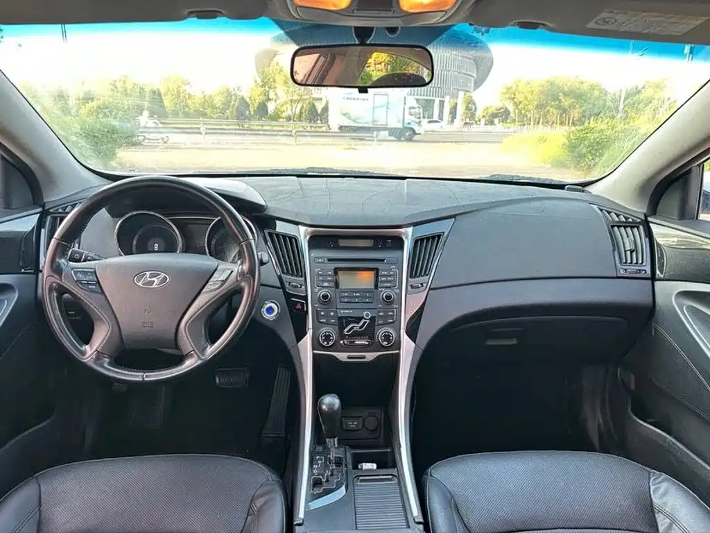 Hyundai Sonata — миниатюра 9