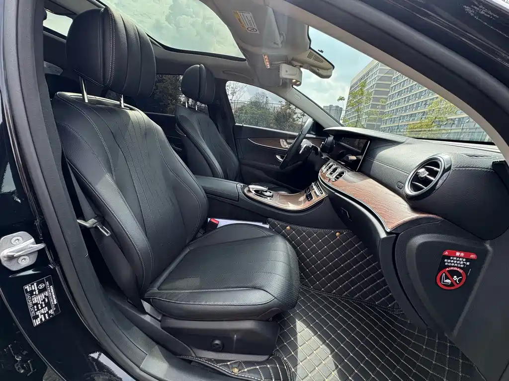 Mercedes-Benz E-Class — миниатюра 11