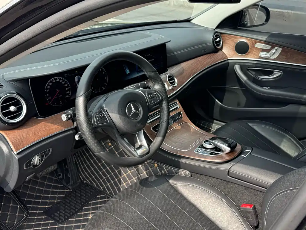 Mercedes-Benz E-Class — миниатюра 5