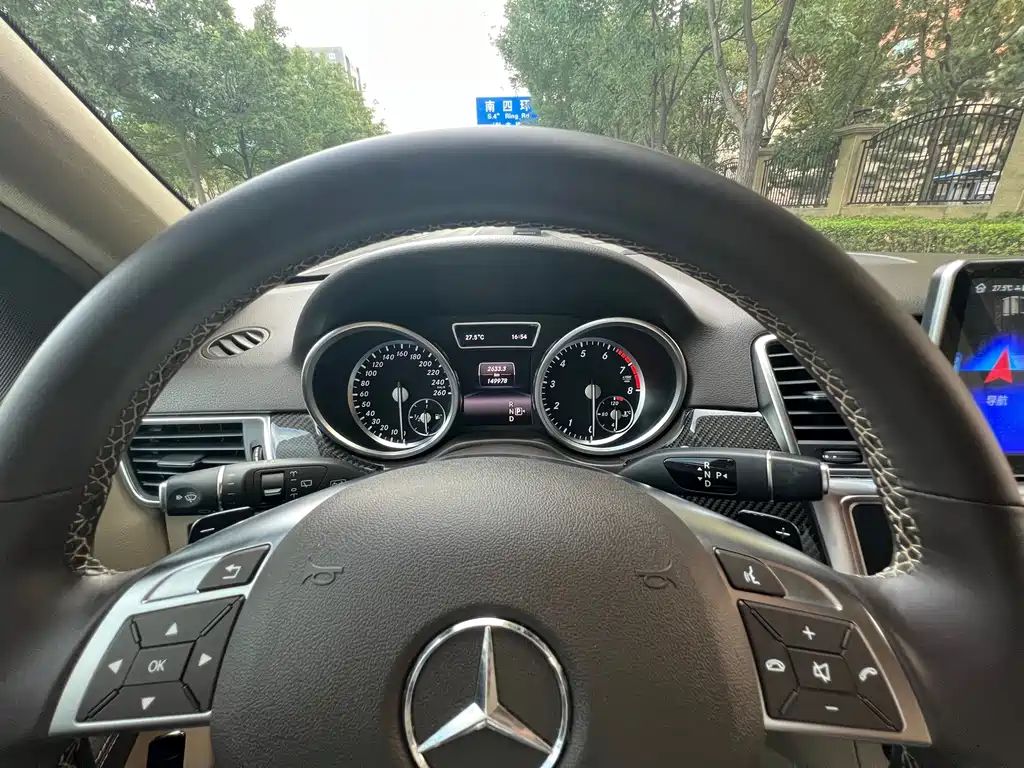 Mercedes-Benz M-Class — миниатюра 6