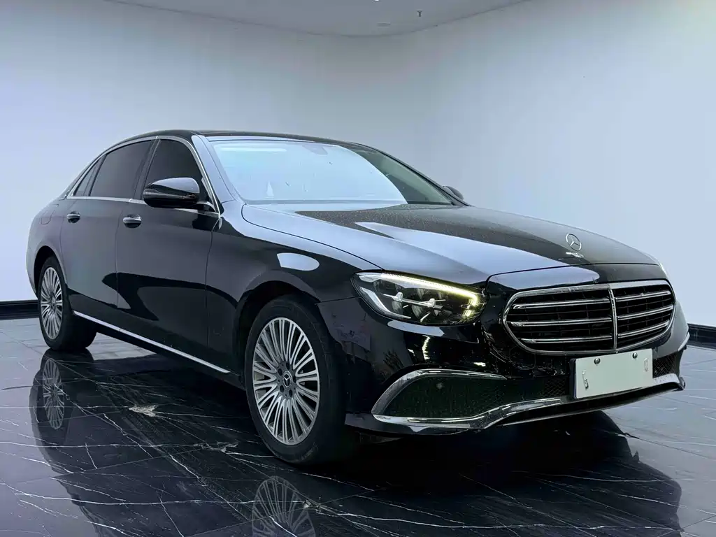 Mercedes-Benz E-Class — миниатюра 3