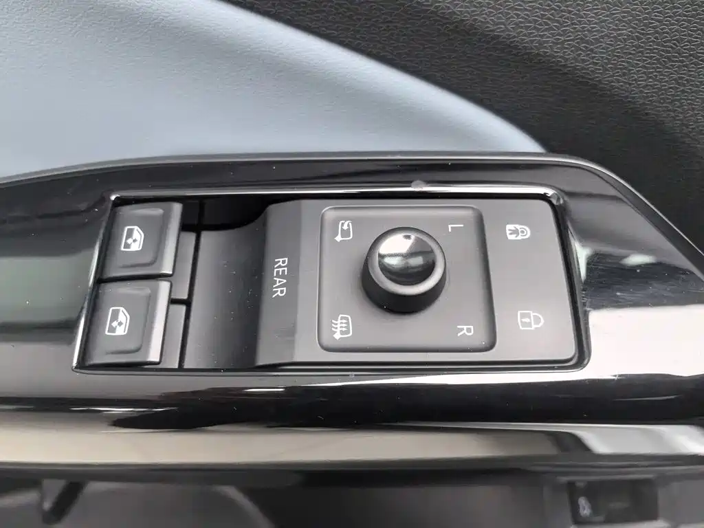 Volkswagen ID.4 X — миниатюра 9
