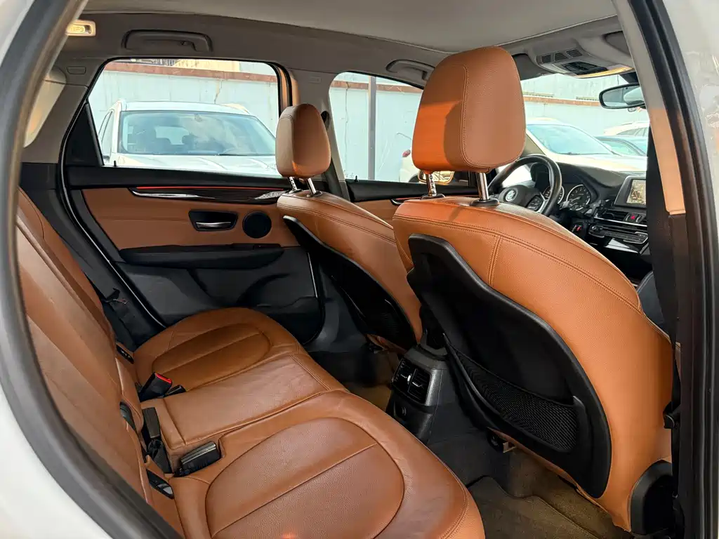 BMW 2 Series Active Tourer — миниатюра 8