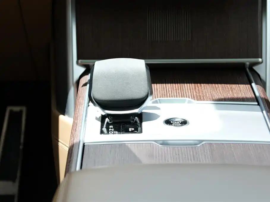 Land Rover Range Rover — миниатюра 22
