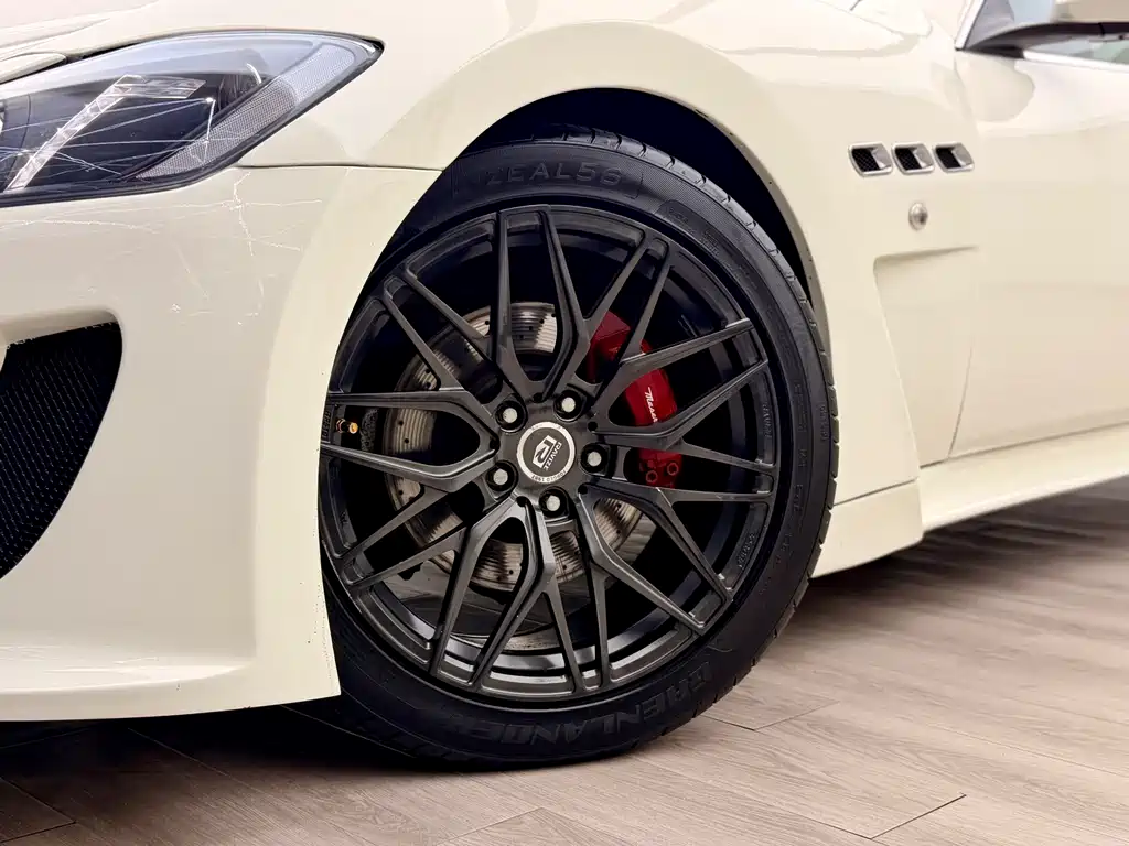 Maserati GranTurismo 2013 4.2L AT