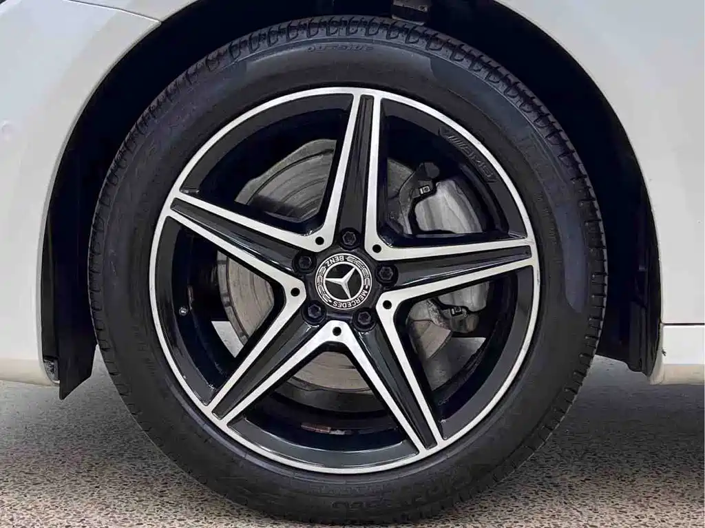 Mercedes-Benz E-Class (Import) — миниатюра 7