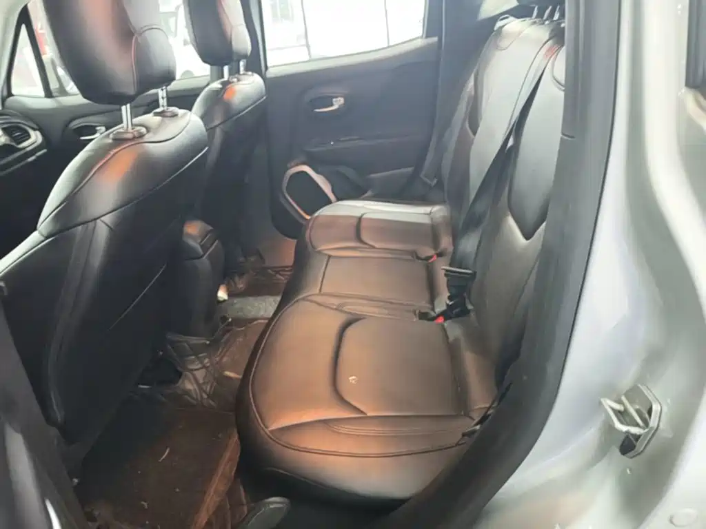 Jeep Renegade — миниатюра 17