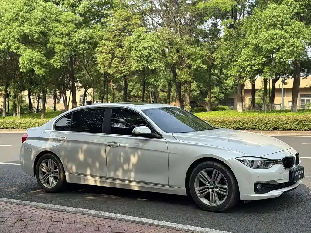 BMW 3 Series — миниатюра 3