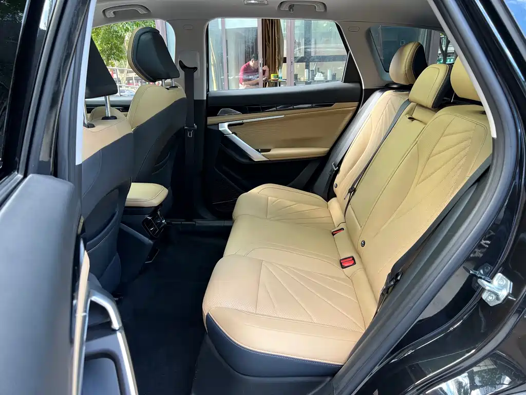 Geely Boyue L — миниатюра 10