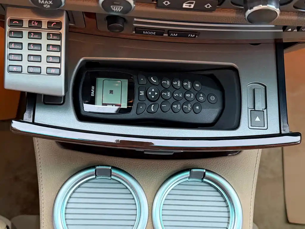 BMW 7 Series — миниатюра 6