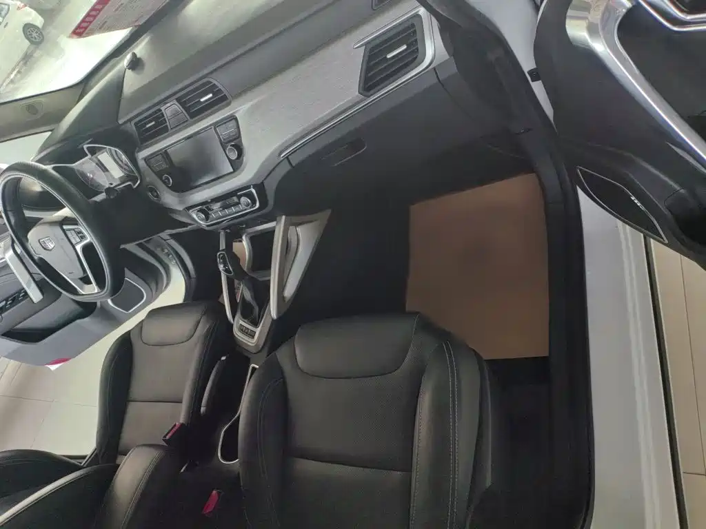 Geely Vision X3 — миниатюра 16