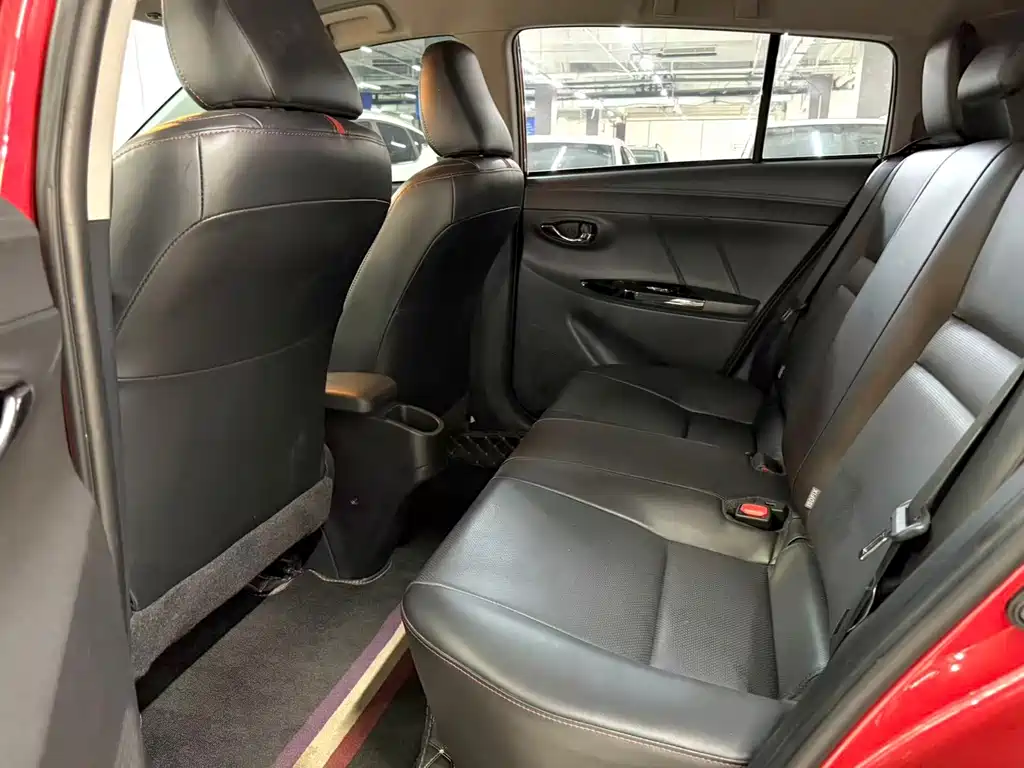 Toyota Yaris L — миниатюра 4