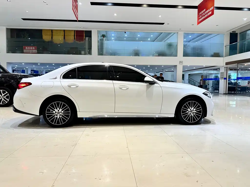 Mercedes-Benz C-Class — миниатюра 4