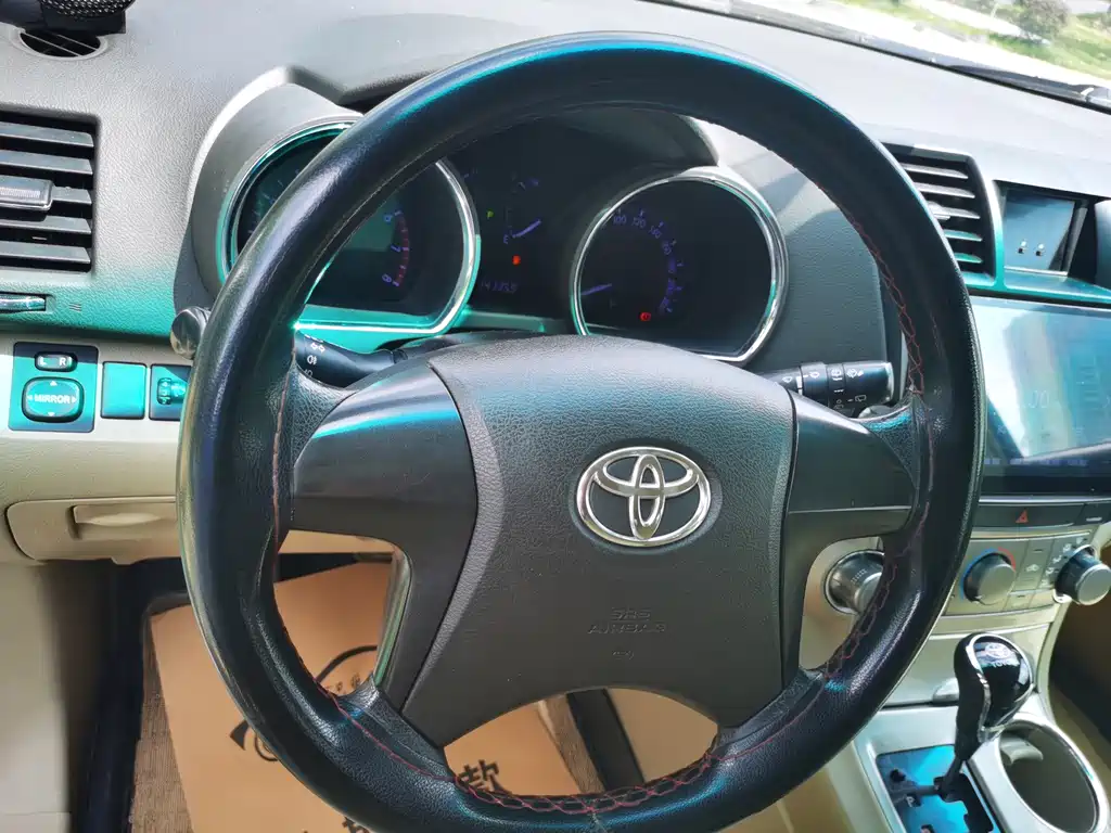 Toyota Highlander — миниатюра 10