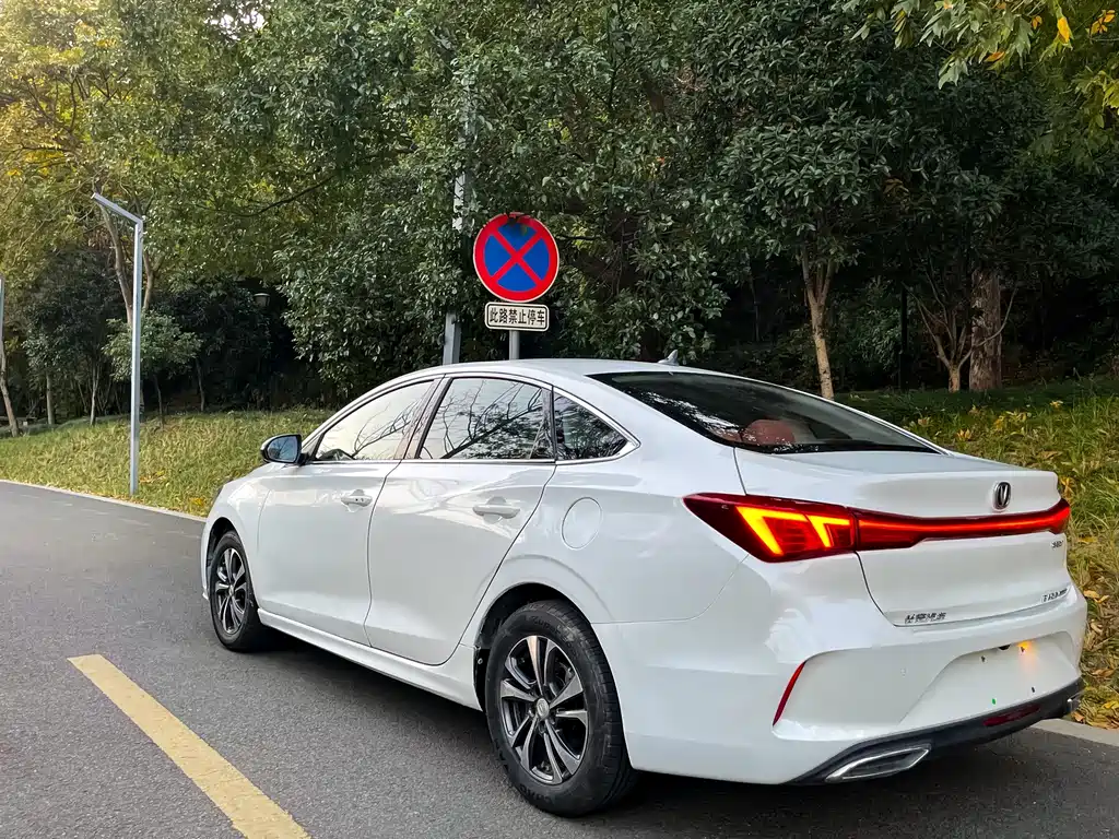 Changan Eado — миниатюра 3