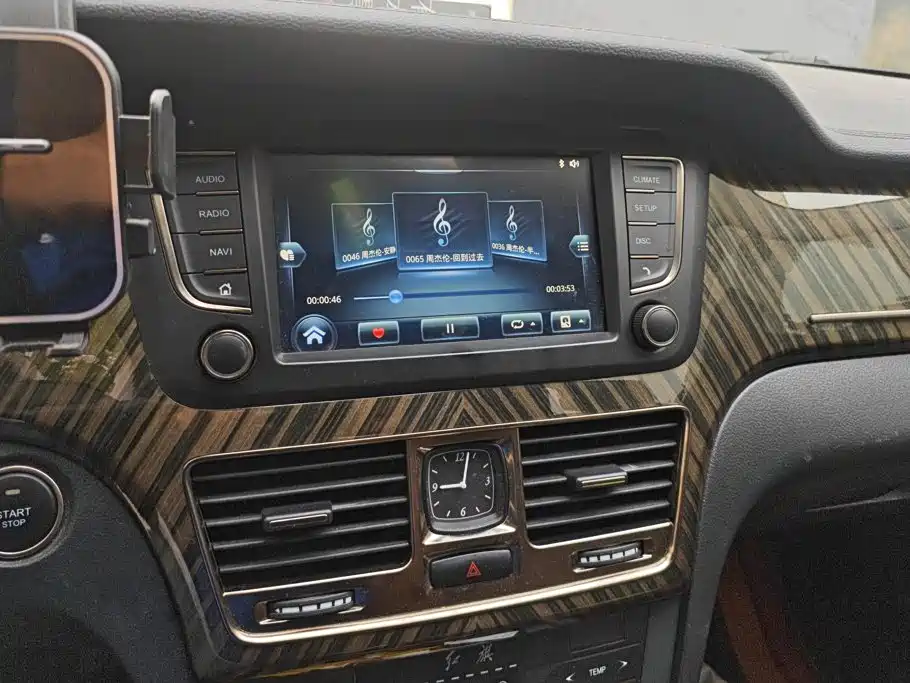 Hongqi Hongqi H7 — миниатюра 13
