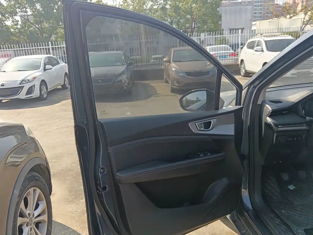 Wuling Jiachen — миниатюра 7