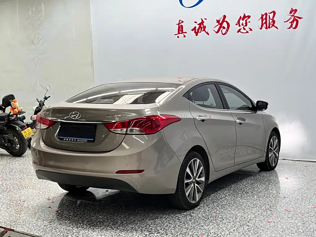 Hyundai Elantra Langdong — миниатюра 17