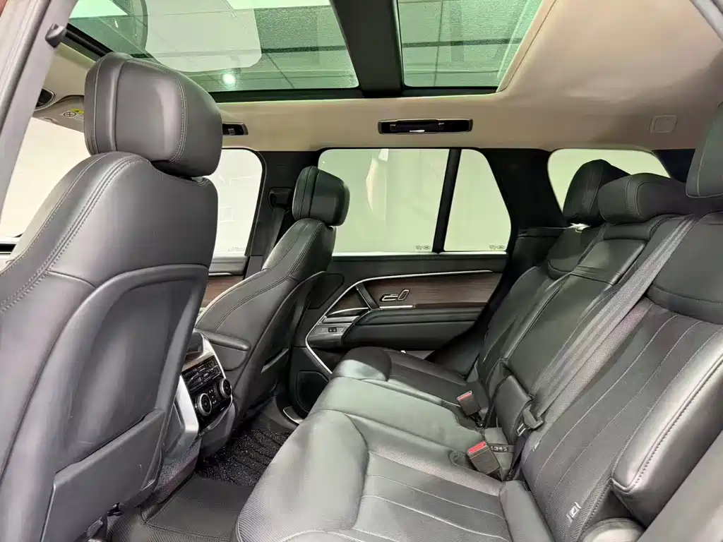 Land Rover Range Rover — миниатюра 6