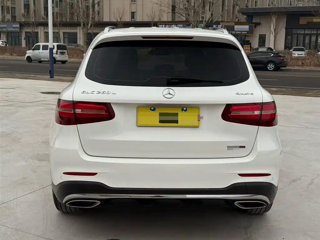 MERCEDES-BENZ GLC