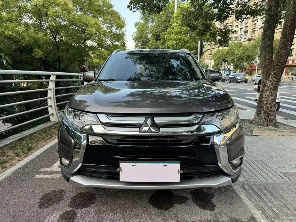 Mitsubishi Outlander 2.4L 4WD Elite Edition 5 seats, фото 2