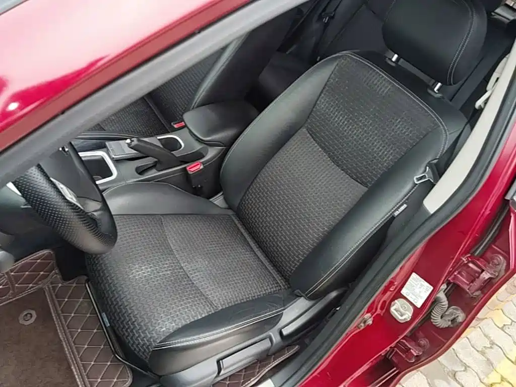 Nissan Tiida — миниатюра 15