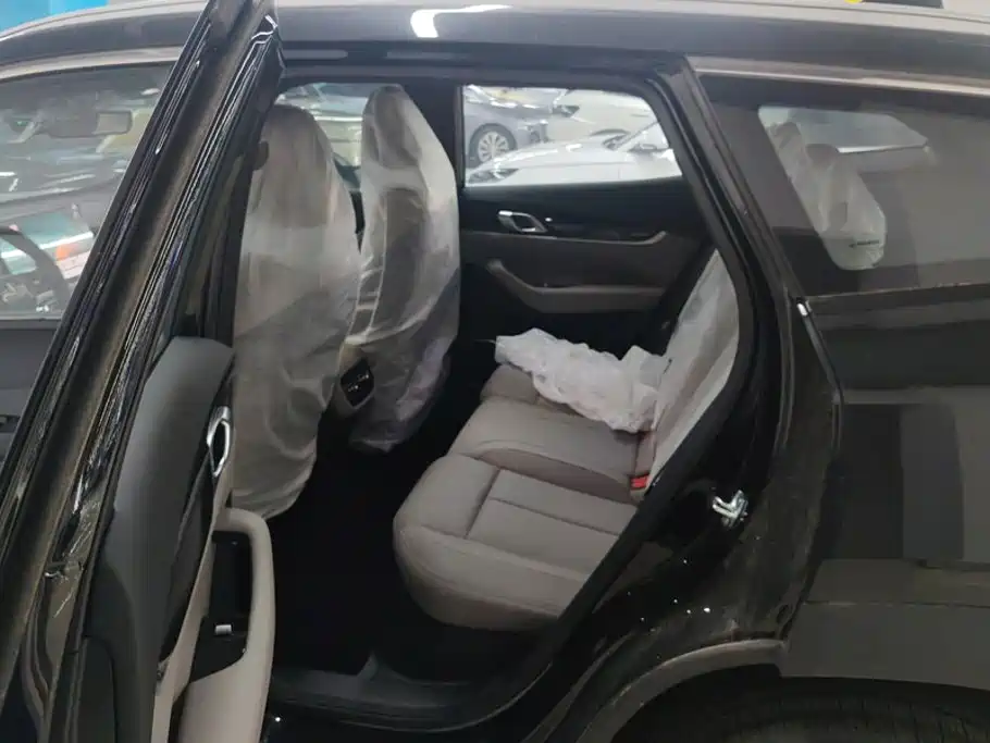 Geely Boyue L — миниатюра 11