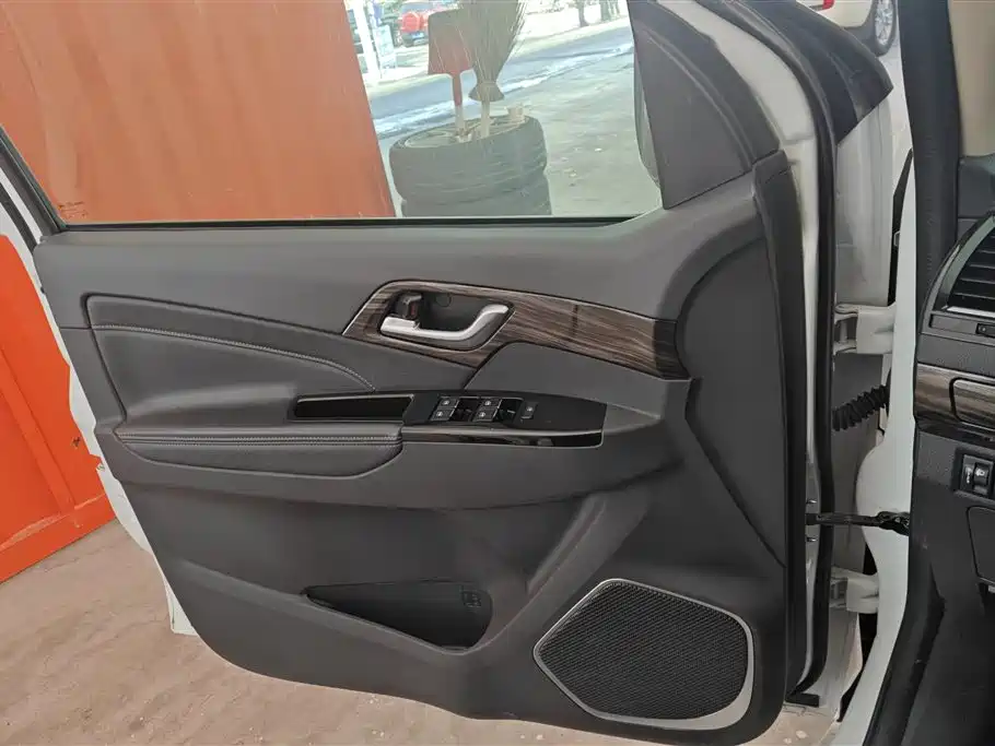 ISUZU MU X SHEPHERD RANGER