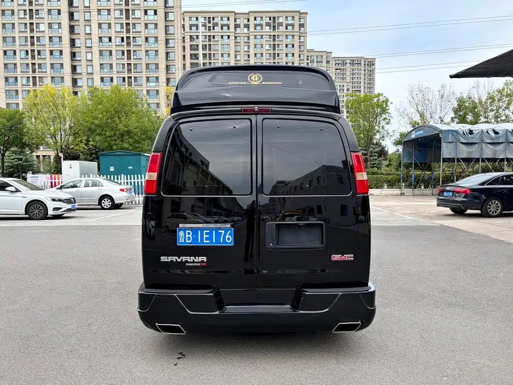 GMC Savana — миниатюра 5