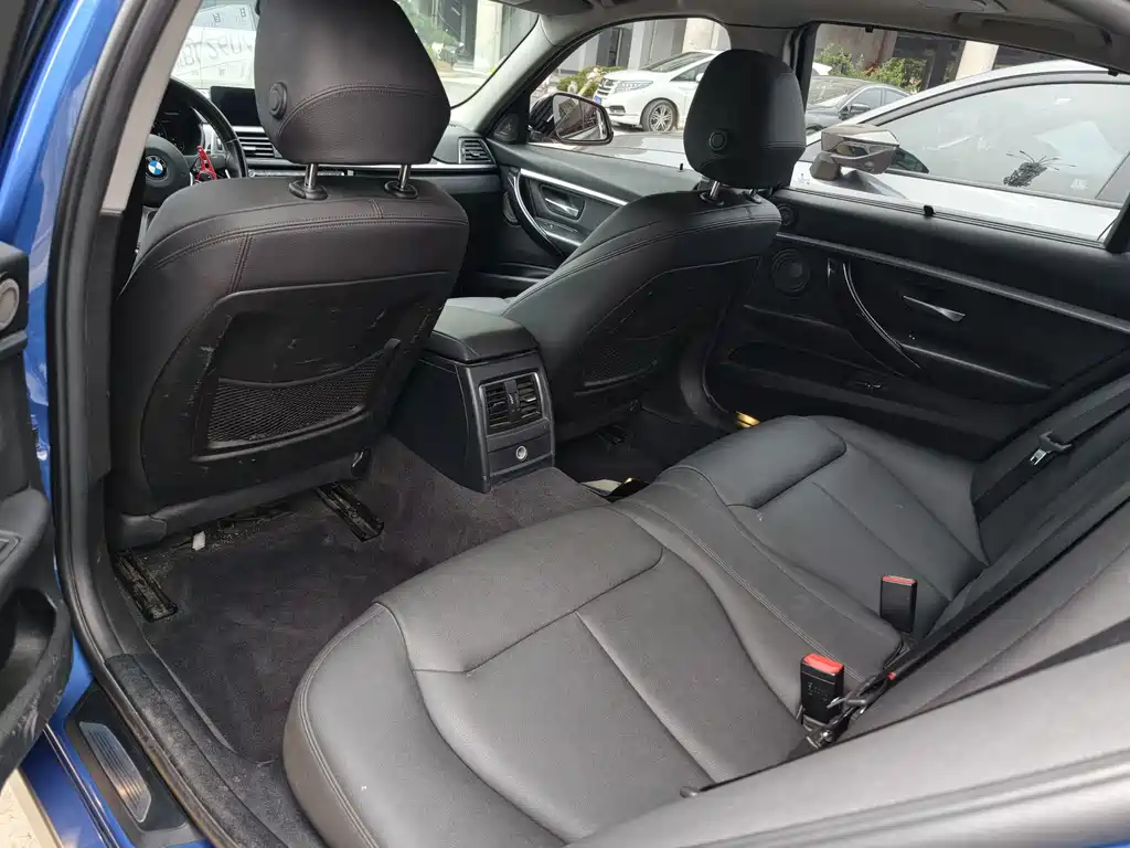 BMW 3 Series — миниатюра 9